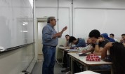 El Dr. Fernando Nápoli en una de sus Ingeniería y Sociedad posterior a la reunión de cátedra.